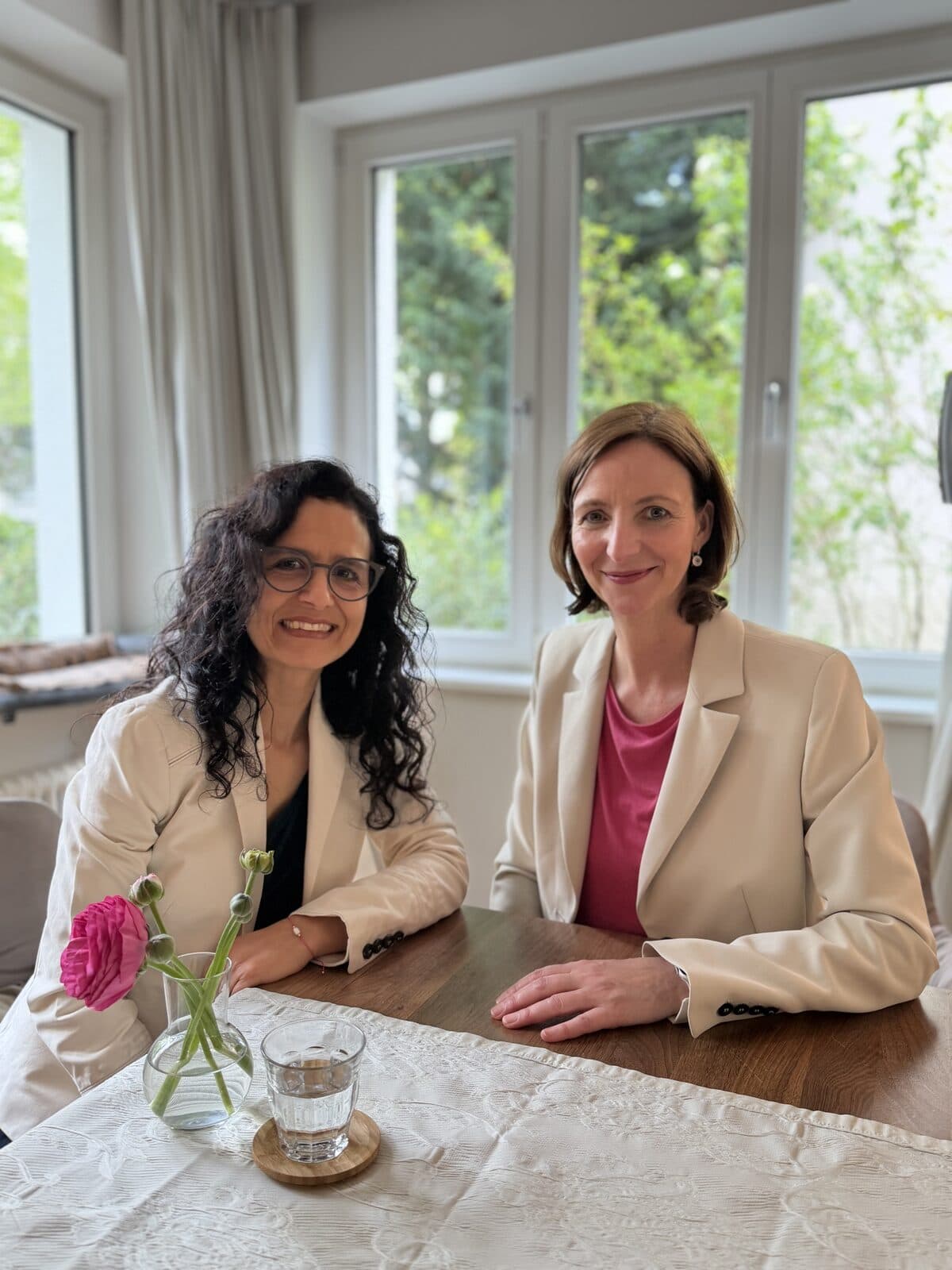 Carla und Maren, die Gründerinnen von Jakando